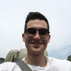 Meet your Posher, Avery